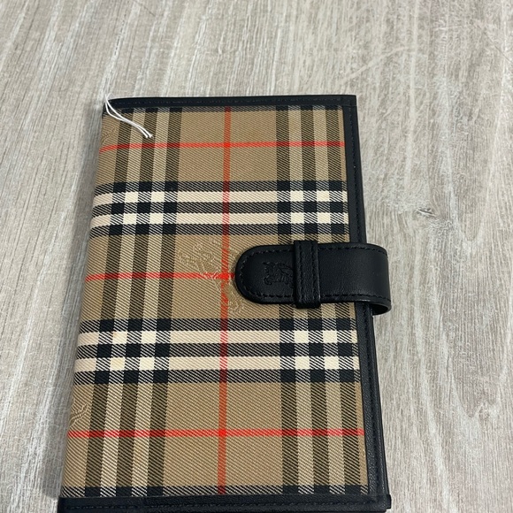 Authentic BURBERRY nova check leather agenda wallet with certificate - Picture 2 of 10